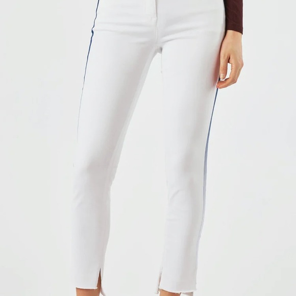 White jeans/brand ROBELL
ELENA 09 JEANS WHITE
- €124,95-original price - Picture 4 of 5